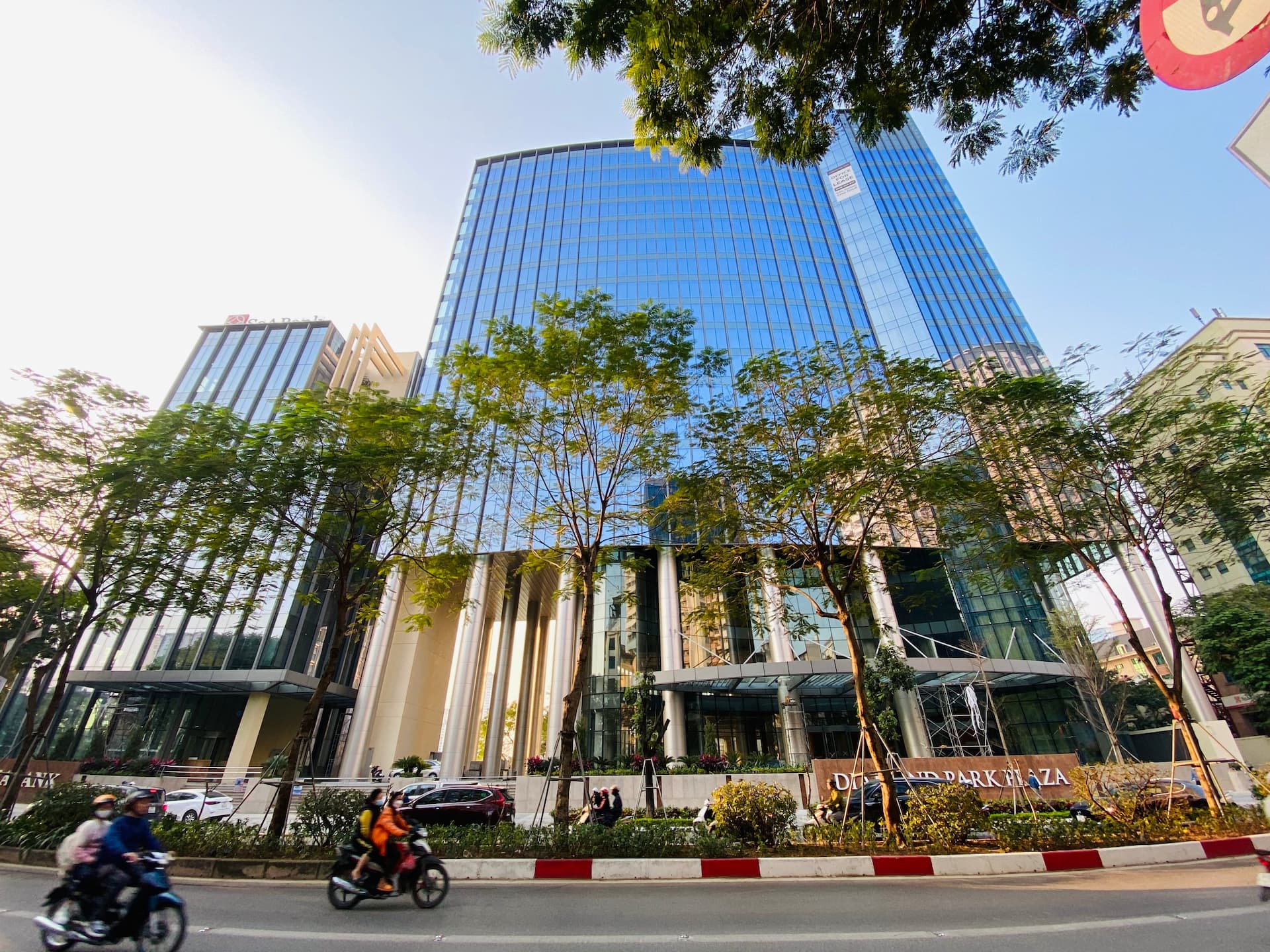 Tòa nhà BRG Diamond Park Plaza 16 Láng hạ